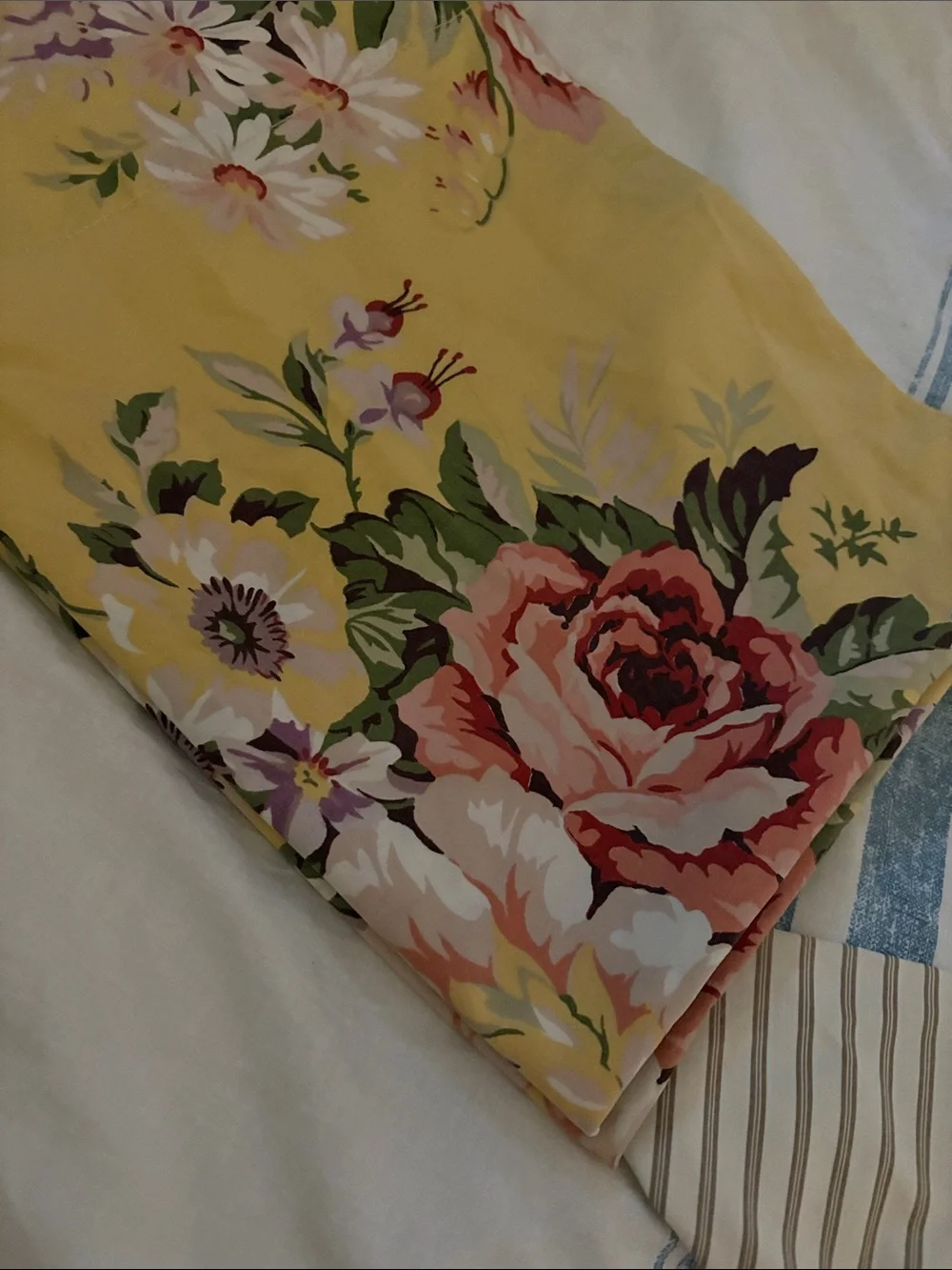 👁️ Ralph Lauren Sophie Sophie Brooke yellow floral pillowcases